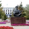 Памятник посвящен Н. Байганину