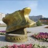Памятник Асыку в городе Павлодар.