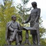 Памятник Шокану Уалиханову и Григорию Потанину в городе Павлодар