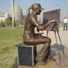 Памятник скульптору в городе Астана.
