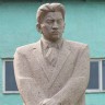 Памятник Темирбеку Жургенову в Алма-Ате