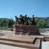 Памятник посвящен героям романа Нурпеисова "Кровь и пот"
