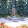 Памятник Динмухамеду Кунаеву