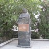Памятник О. Жолдасбекову