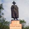 Памятник Букар Жирау